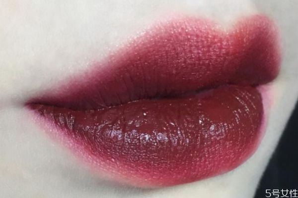 香奈兒唇釉牛血色是幾號 香奈兒的154號唇釉 香奈兒唇釉牛血色是幾號 香奈兒的154號唇釉