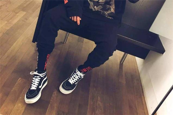 vans日版和美版的區(qū)別 vans日本版為什么這么便宜 vans日版和美版的區(qū)別 vans日本版為什么這么便宜