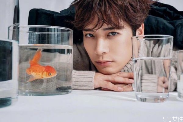 談戀愛是不是都要男生付錢 情侶間最佳的花錢模式 談戀愛是不是都要男生付錢 情侶間最佳的花錢模式