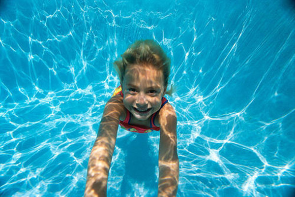 游泳之后要補(bǔ)充水分嗎 游泳時(shí)間長了會(huì)怎樣