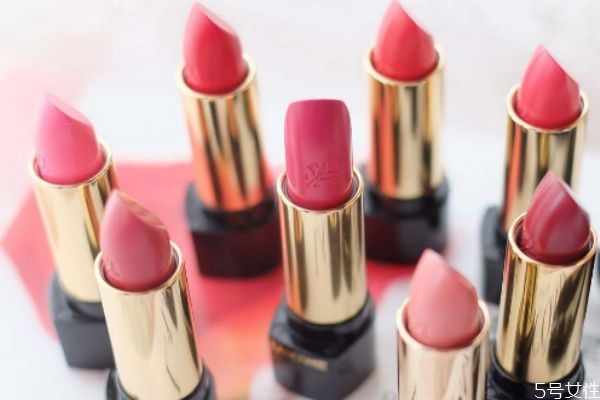 嘴巴厚涂口紅好油膩怎么辦 口紅太油了怎么處理 嘴巴厚涂口紅好油膩怎么辦 口紅太油了怎么處理