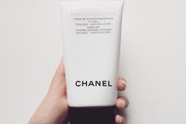 香奈兒山茶花洗面奶多少錢 香奈兒山茶花洗面奶正確使用方法 香奈兒山茶花洗面奶多少錢 香奈兒山茶花洗面奶正確使用方法