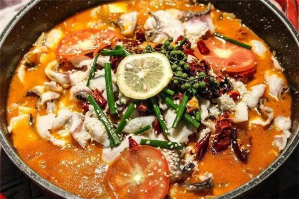 黑魚和清江魚哪個好吃 黑魚和清江魚哪個刺少 黑魚和清江魚哪個好吃 黑魚和清江魚哪個刺少