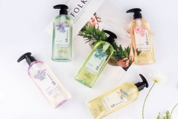 洗發(fā)水應(yīng)該怎么選擇 油性發(fā)質(zhì)用什么洗發(fā)水 洗發(fā)水應(yīng)該怎么選擇 油性發(fā)質(zhì)用什么洗發(fā)水