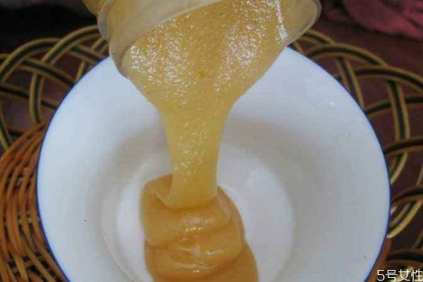 土蜂蜜怎么過(guò)濾 土蜂蜜帶苦味怎么回事 土蜂蜜怎么過(guò)濾 土蜂蜜帶苦味怎么回事