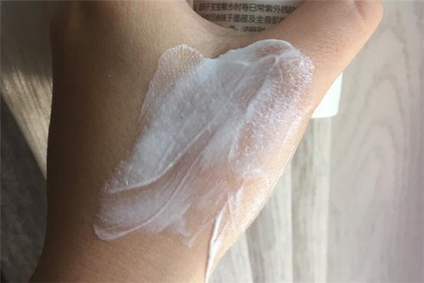 啟初嬰兒防曬霜大人可以用嗎 啟初防曬霜是物理防曬嗎 啟初嬰兒防曬霜大人可以用嗎 啟初防曬霜是物理防曬嗎