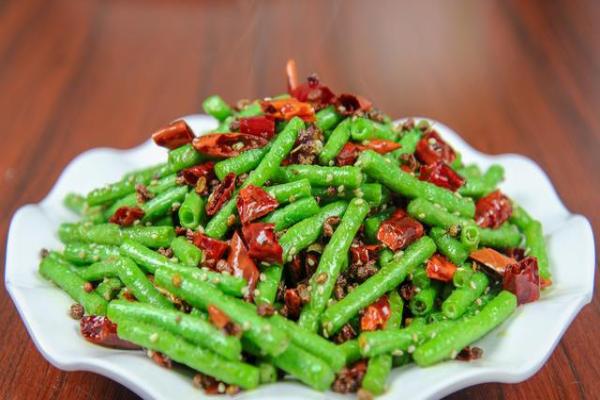 豆角需要焯水嗎 炒豆角有什么技巧 豆角需要焯水嗎 炒豆角有什么技巧