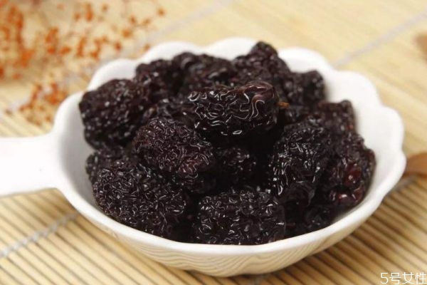 黑棗怎么吃有營(yíng)養(yǎng) 寶寶可以吃黑棗嗎 黑棗怎么吃有營(yíng)養(yǎng) 寶寶可以吃黑棗嗎