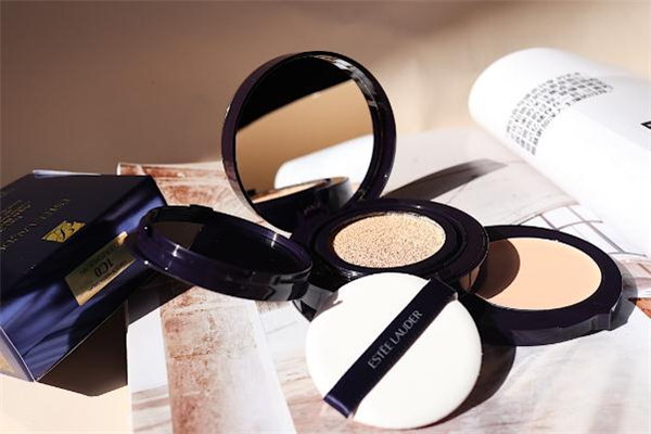 雅詩蘭黛沁水氣墊有替換裝嗎 沁水氣墊和tf氣墊哪個好用 雅詩蘭黛沁水氣墊有替換裝嗎 沁水氣墊和tf氣墊哪個好用