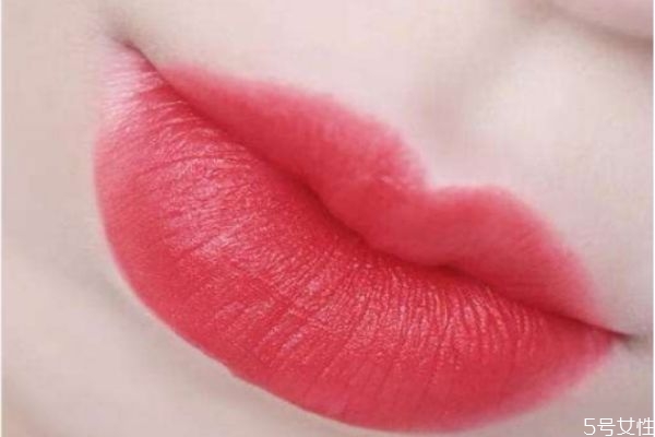 口紅時(shí)間長(zhǎng)了會(huì)變色嗎 口紅放久了為什么會(huì)變色 口紅時(shí)間長(zhǎng)了會(huì)變色嗎 口紅放久了為什么會(huì)變色