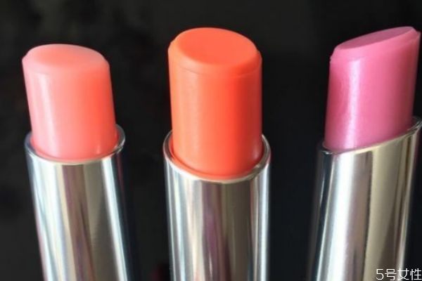 口紅放后備箱里會化嗎 口紅放久了會融化掉嗎 口紅放后備箱里會化嗎 口紅放久了會融化掉嗎