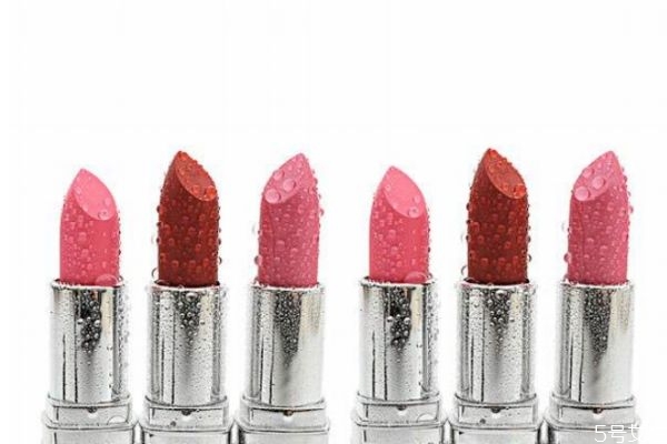 口紅放后備箱里會化嗎 口紅放久了會融化掉嗎 口紅放后備箱里會化嗎 口紅放久了會融化掉嗎