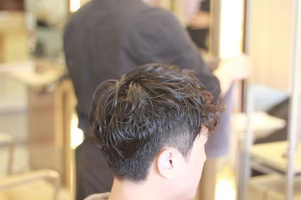 男性如何保護自己的頭發(fā) 男生護發(fā)技巧有哪些 男性如何保護自己的頭發(fā) 男生護發(fā)技巧有哪些