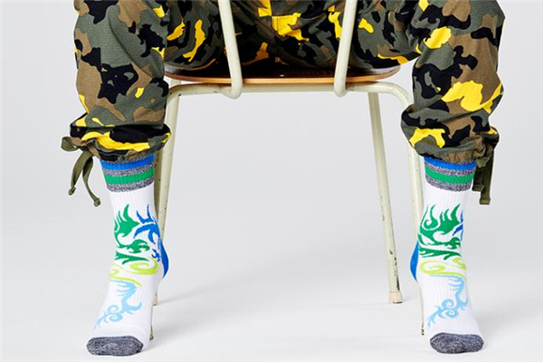 男生冬季穿什么襪子好看 冬天男生襪子搭配圖片 男生冬季穿什么襪子好看 冬天男生襪子搭配圖片