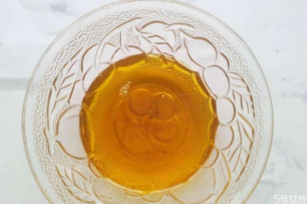 菜籽油有味道嗎 菜籽油過期了還能吃嗎 菜籽油有味道嗎 菜籽油過期了還能吃嗎