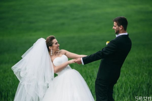 女朋友和我聊天很冷淡 女朋友突然開始不粘我 女朋友和我聊天很冷淡 女朋友突然開始不粘我