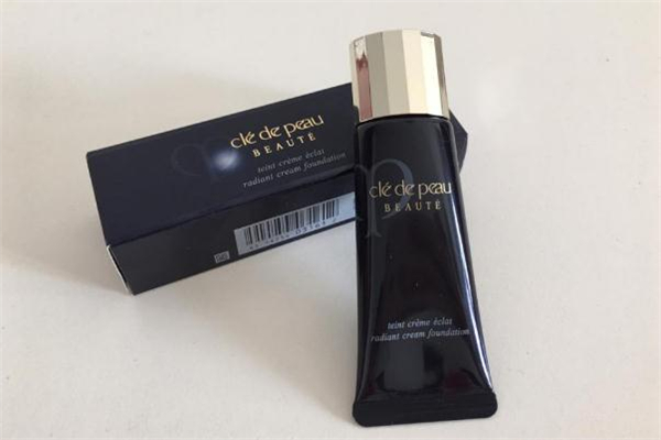 cpb鉆光粉底液適合干皮嗎 cpb鉆光粉底液保質期