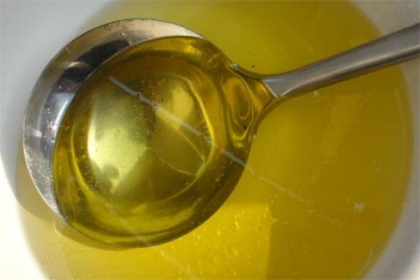 花生油起沫還能吃嗎 花生油有雜質怎么去除 花生油起沫還能吃嗎 花生油有雜質怎么去除