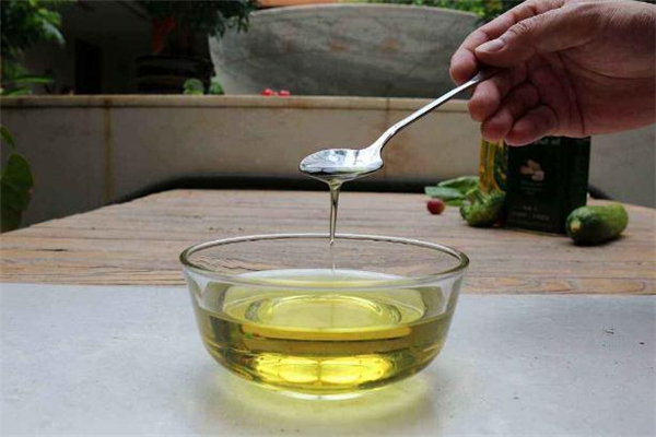 花生油熱量高嗎 花生油吃了容易長胖嗎 花生油熱量高嗎 花生油吃了容易長胖嗎