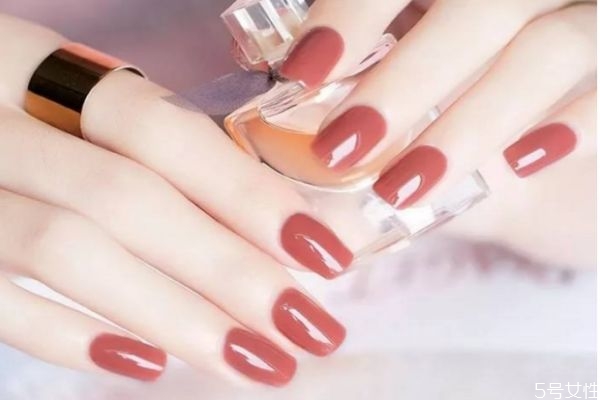 美甲雕花怎么做 美甲雕花筆具體做法 美甲雕花怎么做 美甲雕花筆具體做法