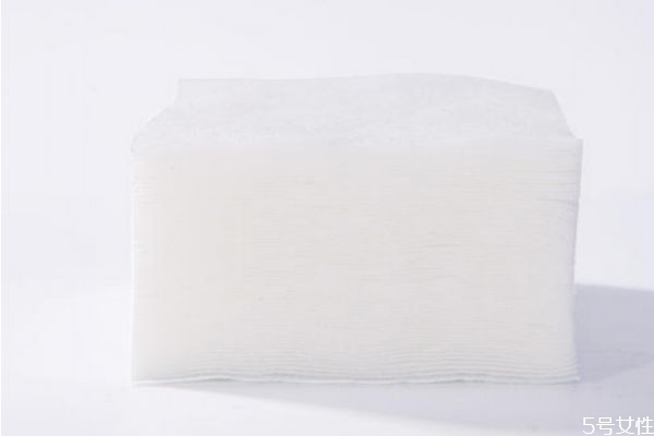 洗臉選擇哪種化妝棉好 用化妝棉洗臉的好處 洗臉選擇哪種化妝棉好 用化妝棉洗臉的好處