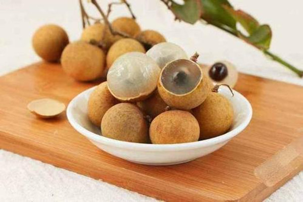 吃龍眼對睡眠有幫助嗎 龍眼變質了是怎樣的 吃龍眼對睡眠有幫助嗎 龍眼變質了是怎樣的