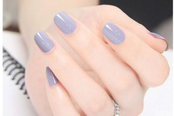 亮油和封層哪個(gè)先涂 亮油什么時(shí)候涂 亮油和封層哪個(gè)先涂 亮油什么時(shí)候涂