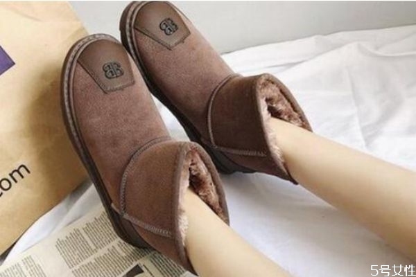 雪地靴怎么穿好看 雪地靴怎么搭配 雪地靴怎么穿好看 雪地靴怎么搭配