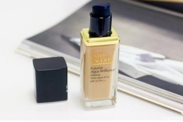 雅詩(shī)蘭黛沁水粉底液真假 雅詩(shī)蘭黛沁水粉底液好用嗎 雅詩(shī)蘭黛沁水粉底液真假 雅詩(shī)蘭黛沁水粉底液好用嗎