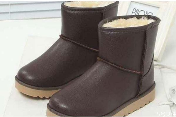 雪地靴總掉后跟怎么辦 雪地靴走路不跟腳 雪地靴總掉后跟怎么辦 雪地靴走路不跟腳