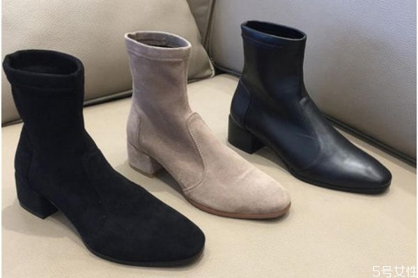 冬天靴子加絨的好還是不加絨的好 靴子要不要買加絨的 冬天靴子加絨的好還是不加絨的好 靴子要不要買加絨的