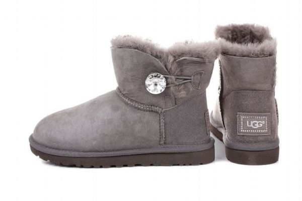 雪地靴怎么選尺碼 購買雪地靴的注意事項(xiàng) 雪地靴怎么選尺碼 購買雪地靴的注意事項(xiàng)