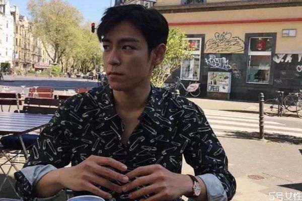 男生想引起你關(guān)注的表現(xiàn) 聊天態(tài)度看出他喜歡你 男生想引起你關(guān)注的表現(xiàn) 聊天態(tài)度看出他喜歡你