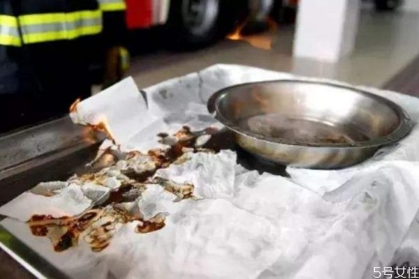 為什么酒精容易著火 預(yù)防酒精失火有什么注意 為什么酒精容易著火 預(yù)防酒精失火有什么注意