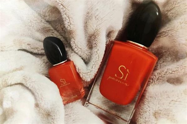 阿瑪尼紅色摯愛香水好聞嗎 阿瑪尼紅色摯愛適合什么季節(jié)用 阿瑪尼紅色摯愛香水好聞嗎 阿瑪尼紅色摯愛適合什么季節(jié)用