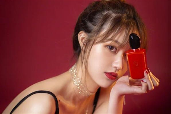 阿瑪尼紅色摯愛香水好聞嗎 阿瑪尼紅色摯愛適合什么季節(jié)用 阿瑪尼紅色摯愛香水好聞嗎 阿瑪尼紅色摯愛適合什么季節(jié)用