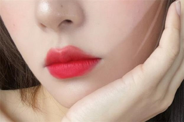 蘭蔻505試色 蘭蔻505和196哪個(gè)好看 蘭蔻505試色 蘭蔻505和196哪個(gè)好看