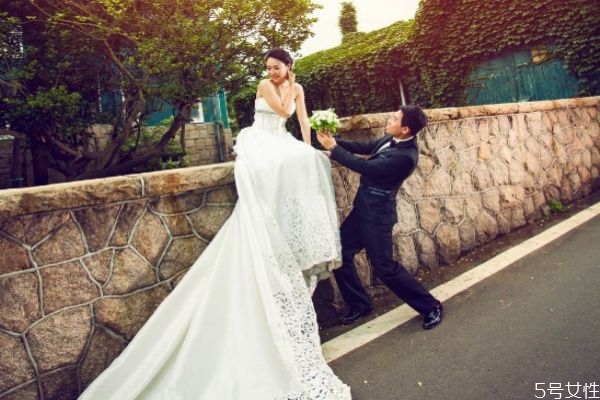 假裝愛你的男人有四點 一段感情要結(jié)束的征兆 假裝愛你的男人有四點 一段感情要結(jié)束的征兆