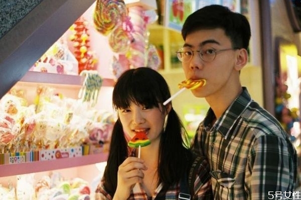 怎么試探男生喜不喜歡你 心理學(xué)判斷男生喜歡你 怎么試探男生喜不喜歡你 心理學(xué)判斷男生喜歡你