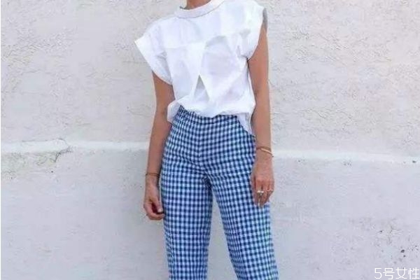格紋褲子配什么鞋子 格紋褲單品推薦 格紋褲子配什么鞋子 格紋褲單品推薦