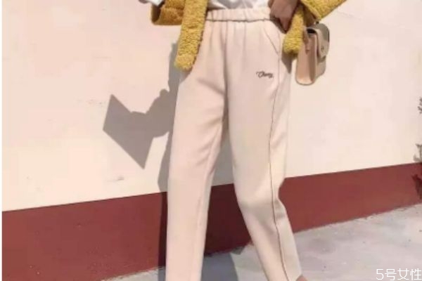 櫻花褲是什么褲子 櫻花褲怎么搭配衣服 櫻花褲是什么褲子 櫻花褲怎么搭配衣服