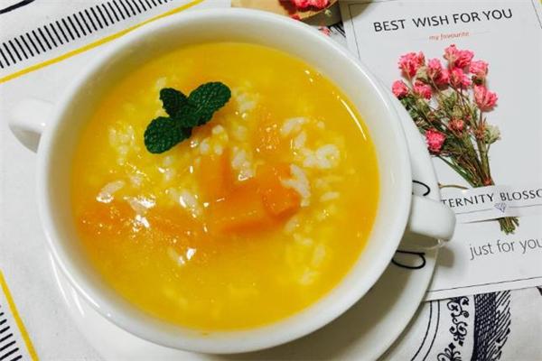 南瓜粥用大米還是小米熬 南瓜和什么一起熬粥最好 南瓜粥用大米還是小米熬 南瓜和什么一起熬粥最好