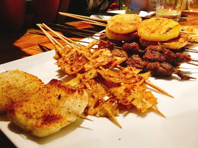 白酒和燒烤能吃嗎 吃燒烤為什么不建議喝白酒 白酒和燒烤能吃嗎 吃燒烤為什么不建議喝白酒