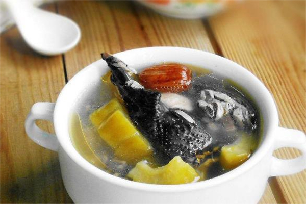 烏雞湯用什么鍋燉最好 烏雞湯可以補(bǔ)血嗎 烏雞湯用什么鍋燉最好 烏雞湯可以補(bǔ)血嗎