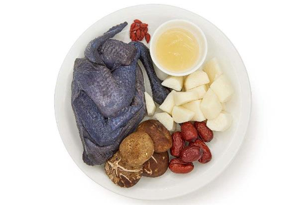 烏雞湯用什么鍋燉最好 烏雞湯可以補(bǔ)血嗎 烏雞湯用什么鍋燉最好 烏雞湯可以補(bǔ)血嗎