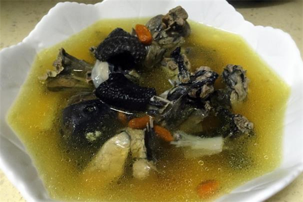 烏雞湯有酸味還能喝嗎 烏雞湯為什么有酸味 烏雞湯有酸味還能喝嗎 烏雞湯為什么有酸味