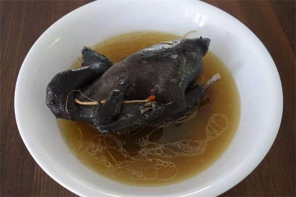 烏雞湯可以空腹喝嗎 烏雞湯早上喝還是晚上喝好 烏雞湯可以空腹喝嗎 烏雞湯早上喝還是晚上喝好