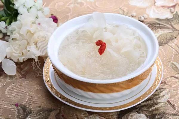 燕窩可以冷藏嗎 放冰箱的燕窩怎么加熱 燕窩可以冷藏嗎 放冰箱的燕窩怎么加熱