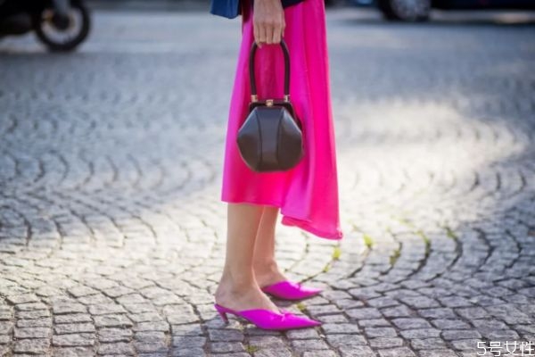 穆勒鞋適合什么季節(jié) 穆勒鞋好穿嗎 穆勒鞋適合什么季節(jié) 穆勒鞋好穿嗎