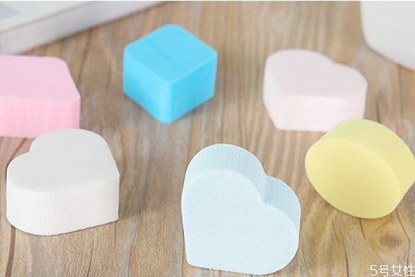 洗臉撲如何改變成粉撲 洗臉撲能不能當粉撲使用